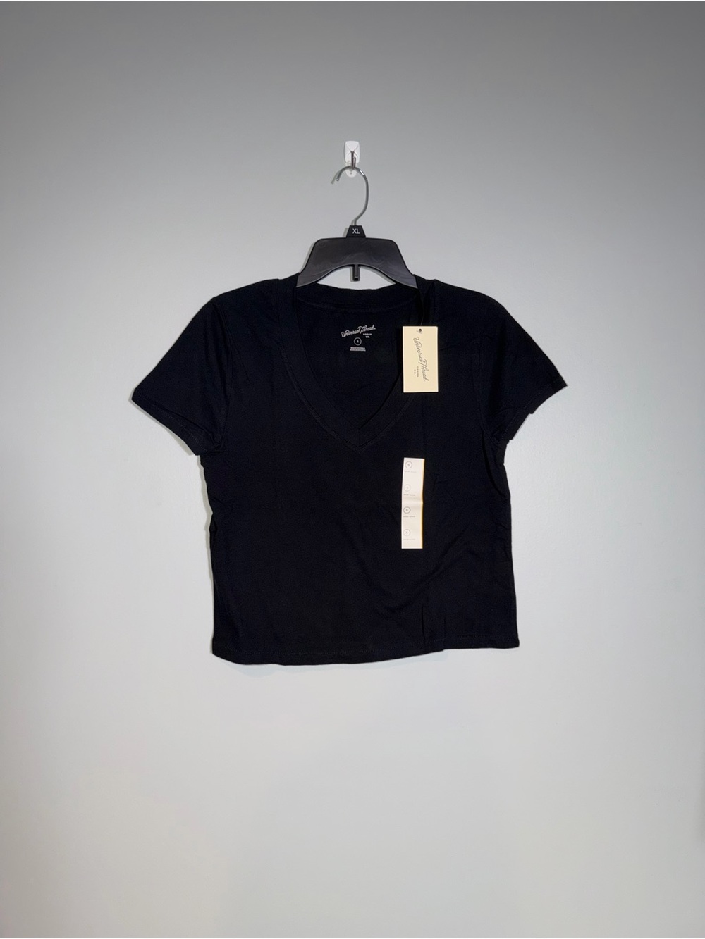 Black V-Neck Short Sleeve Tee Size Small